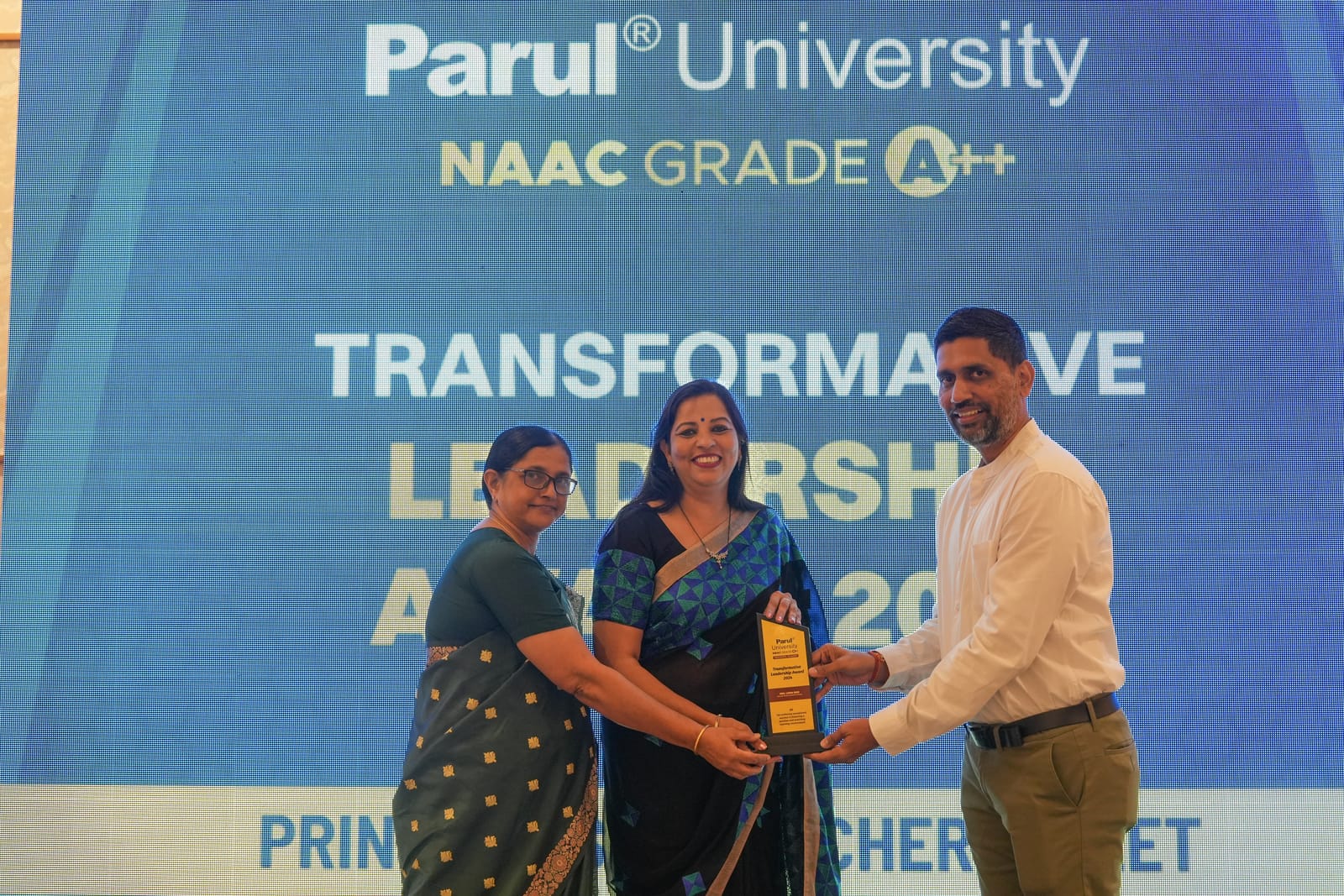 PARUL UNIVERSITY Honors Leadersh...